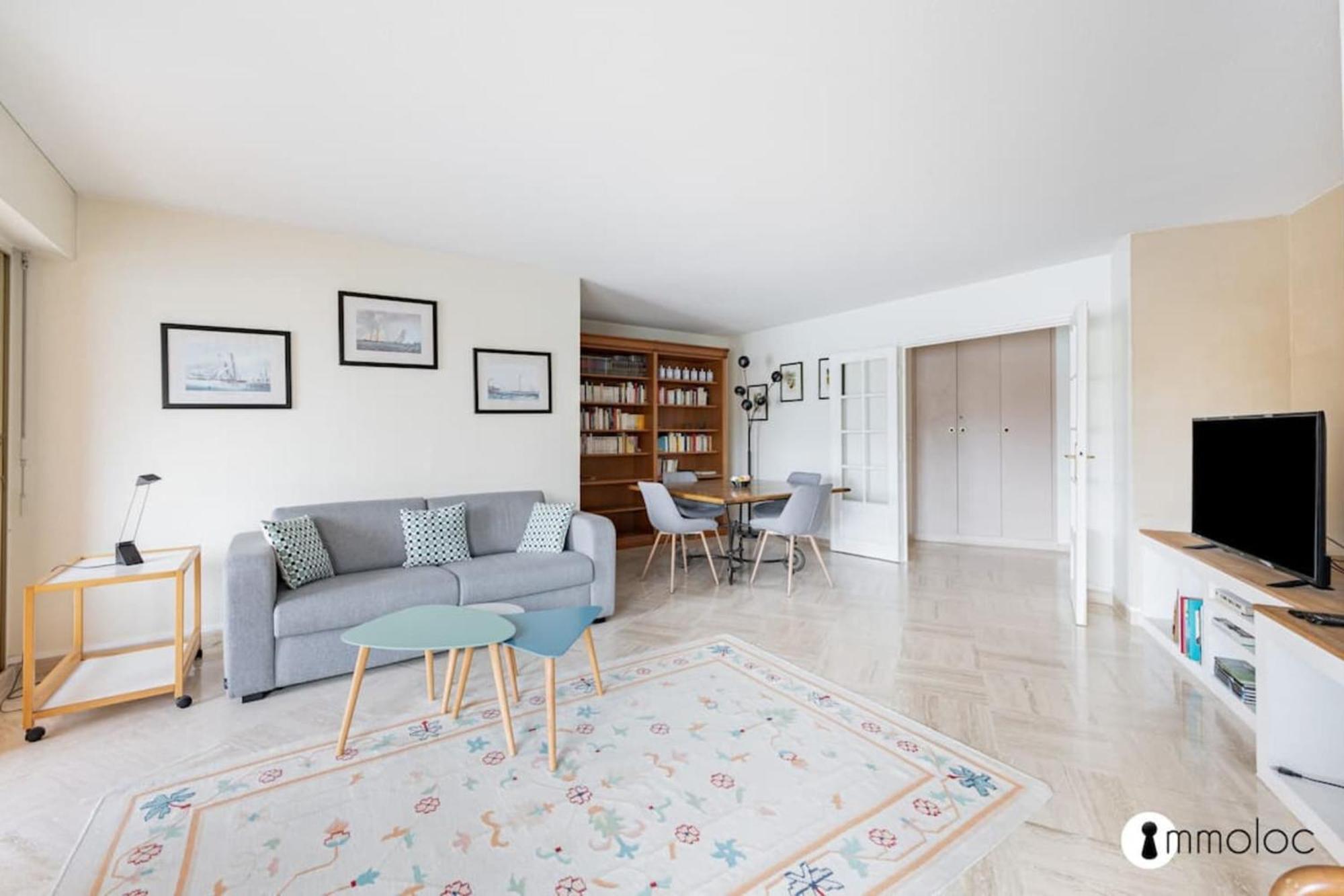 Spacious Apartment With Pool Located In The Marina Of Mandelieu Luaran gambar