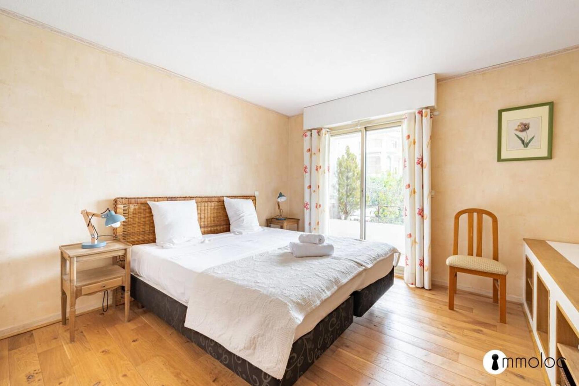 Spacious Apartment With Pool Located In The Marina Of Mandelieu Luaran gambar